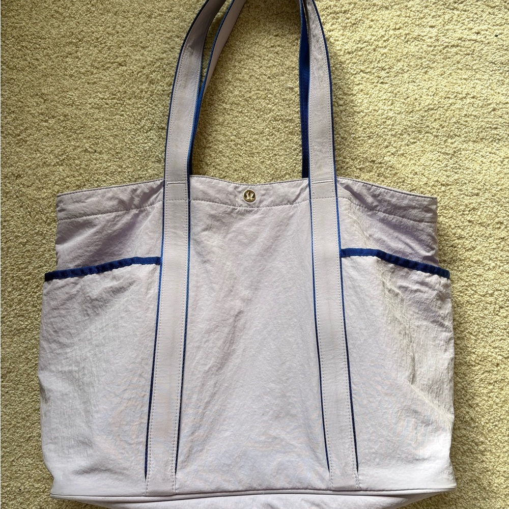 lululemon athletica RARE Daily Multi-Pocket Tote Bag 20L purple/blue - Picture 2 of 9